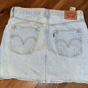 Levi’s Icon Skirt. Size 27